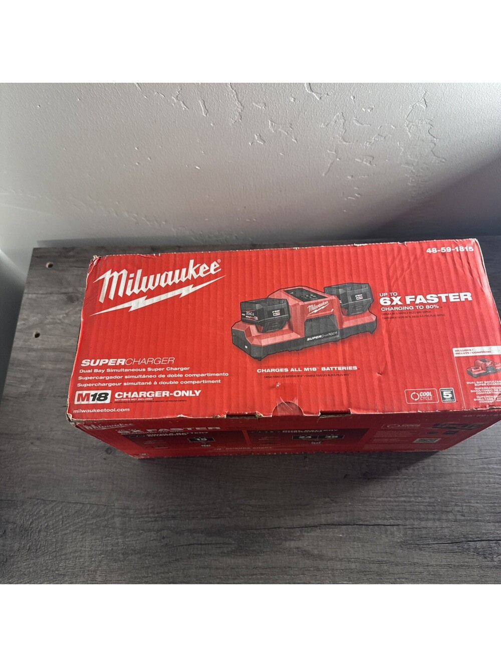 Milwaukee 48-59-1815 M18 Dual Bay Simultaneous Super Charger